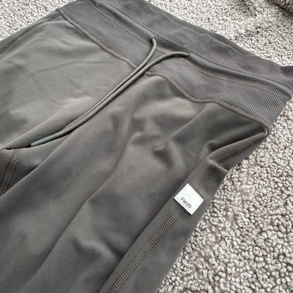 Vuori Women's Daily Legging Olive Green - Size XS - Picture 2 of 6